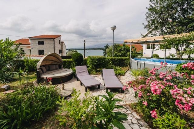 Villa Sarah Klimno Luaran gambar